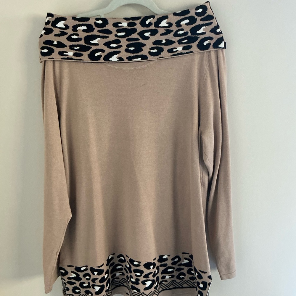 Serengeti Beige Knit sweater with removable scarf